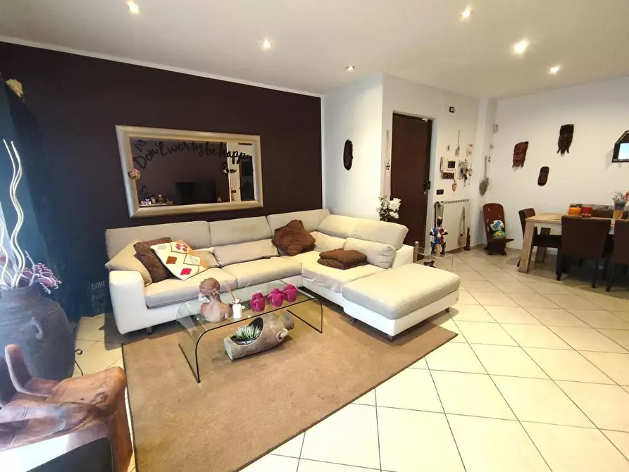 Immagine 2 di Appartamento in vendita  a Massa