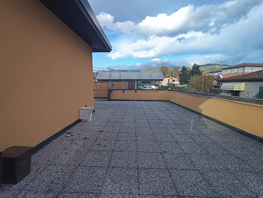 Immagine 10 di Ufficio in affitto  a Coreglia Antelminelli