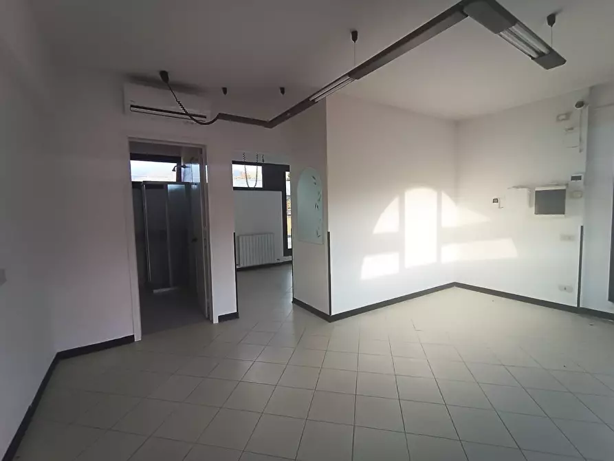 Immagine 2 di Ufficio in affitto  a Coreglia Antelminelli