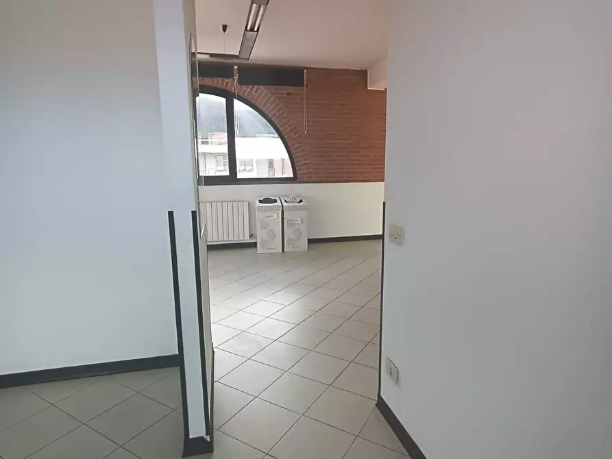 Immagine 7 di Ufficio in affitto  a Coreglia Antelminelli