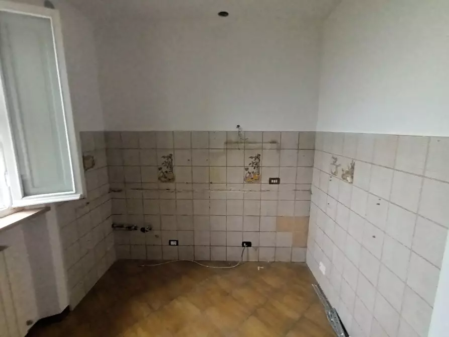 Immagine 8 di Appartamento in vendita  a Lucca