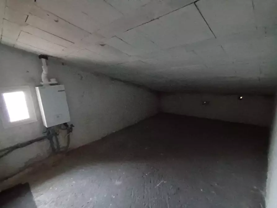 Immagine 14 di Appartamento in vendita  a Lucca