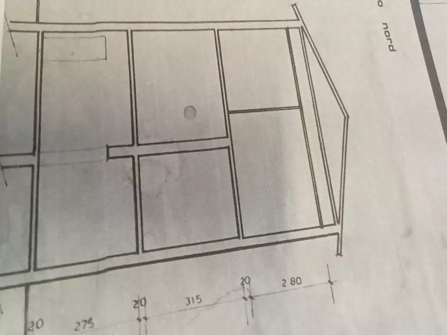 Immagine 5 di Appartamento in vendita  a Lucca