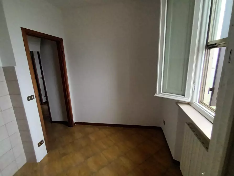 Immagine 6 di Appartamento in vendita  a Lucca