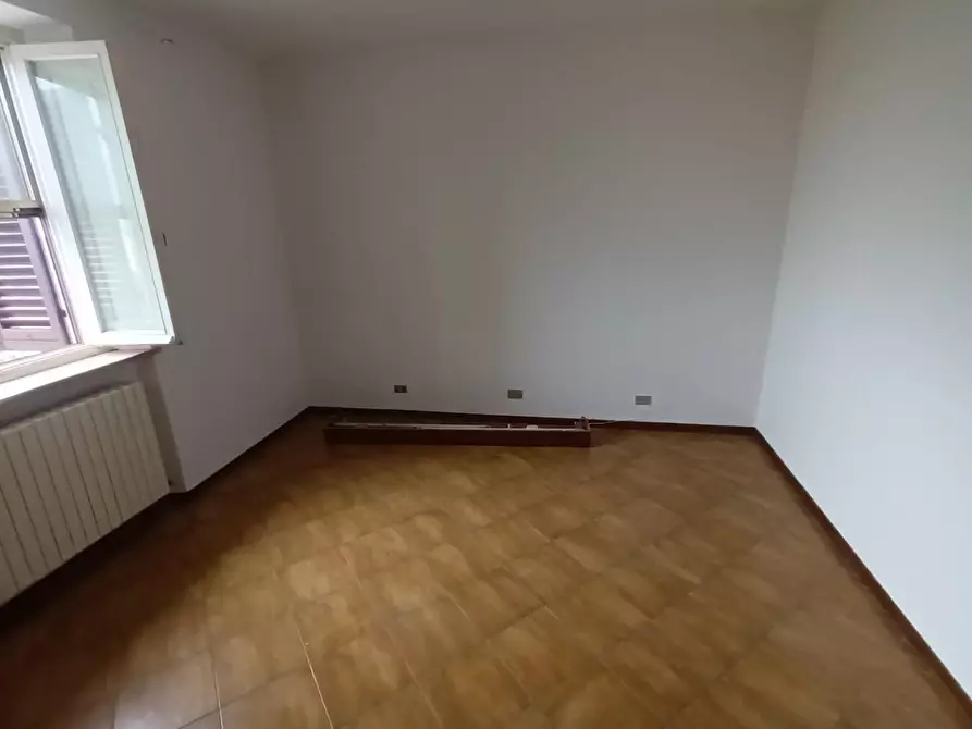 Immagine 31 di Appartamento in vendita  a Lucca