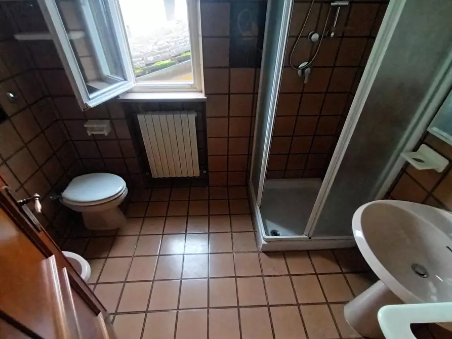 Immagine 26 di Appartamento in vendita  a Lucca