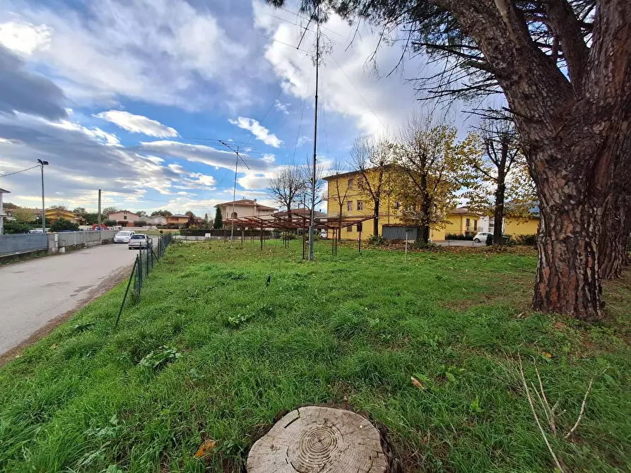 Immagine 2 di Terreno industriale in vendita  a Porcari