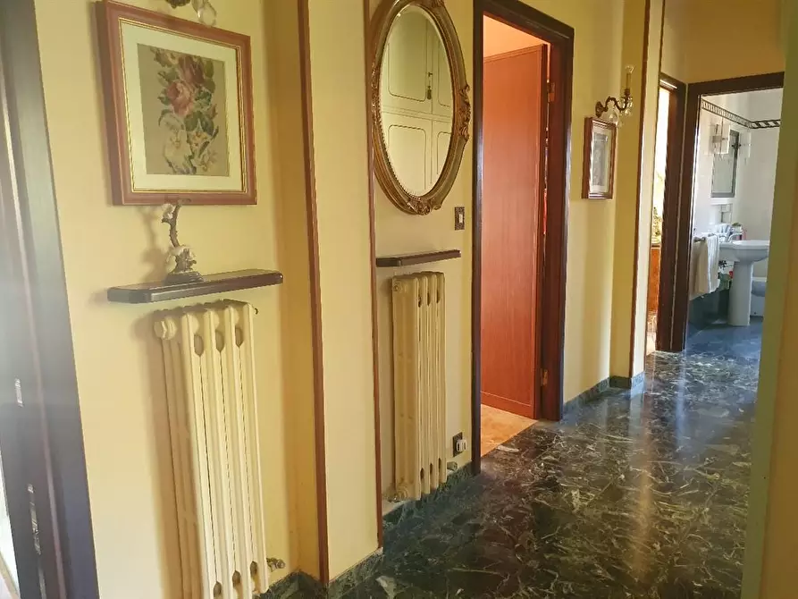 Immagine 10 di Appartamento in vendita  a Massa