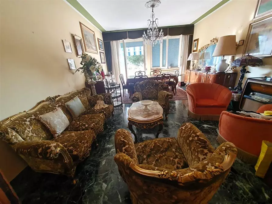 Immagine 5 di Appartamento in vendita  a Massa