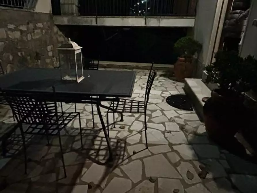 Immagine 10 di Appartamento in vendita  a Siena