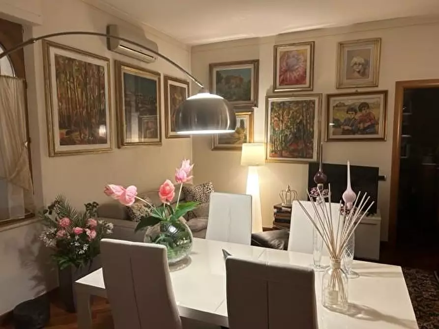 Immagine 2 di Appartamento in vendita  a Siena