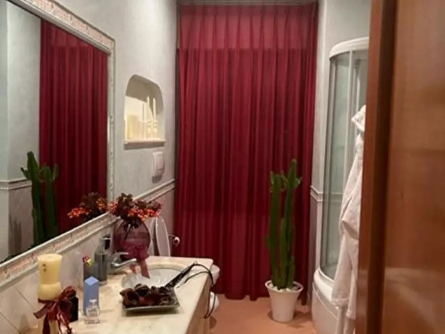 Immagine 5 di Appartamento in vendita  a Siena