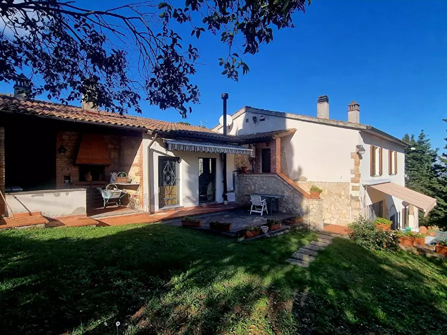 Immagine 21 di Casa colonica in vendita  a Collesalvetti