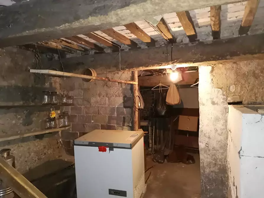 Immagine 19 di Appartamento in vendita  a Radicondoli