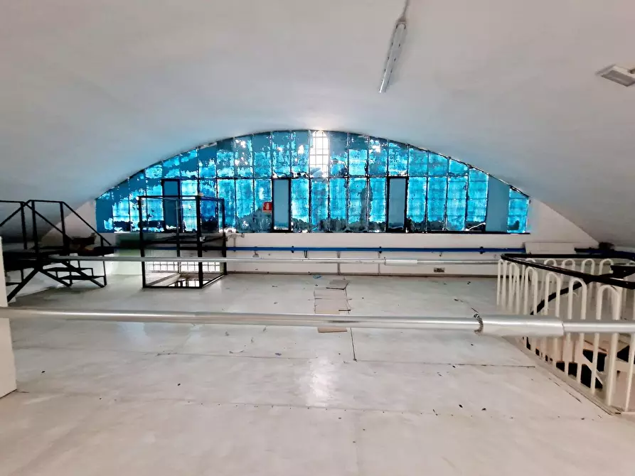 Immagine 6 di Attività artigianale in vendita  a Campi Bisenzio