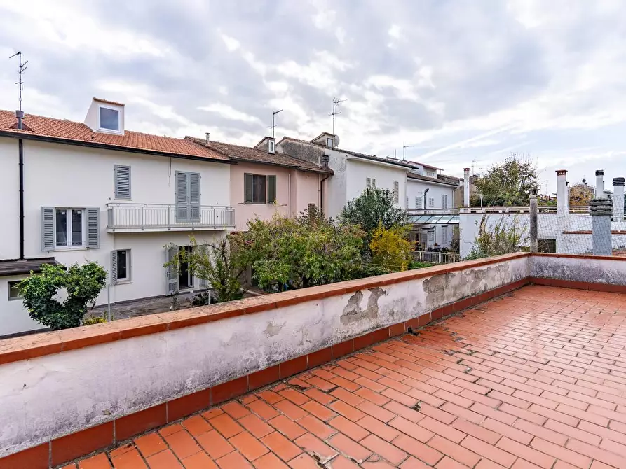 Immagine 40 di Villetta a schiera in vendita  a Empoli