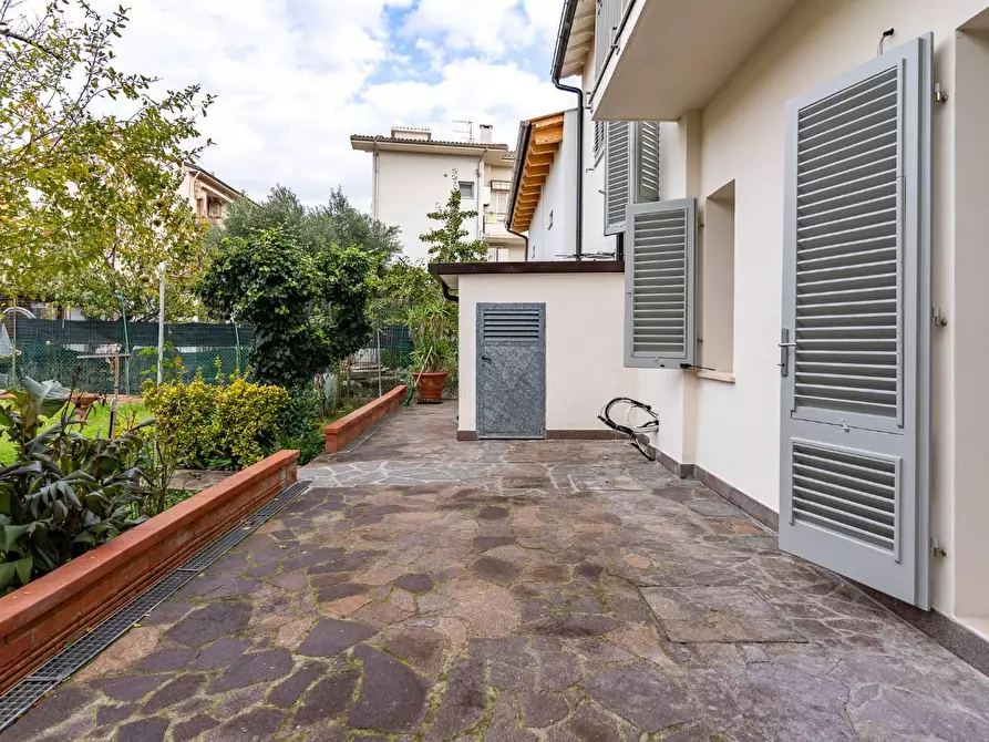 Immagine 41 di Villetta a schiera in vendita  a Empoli