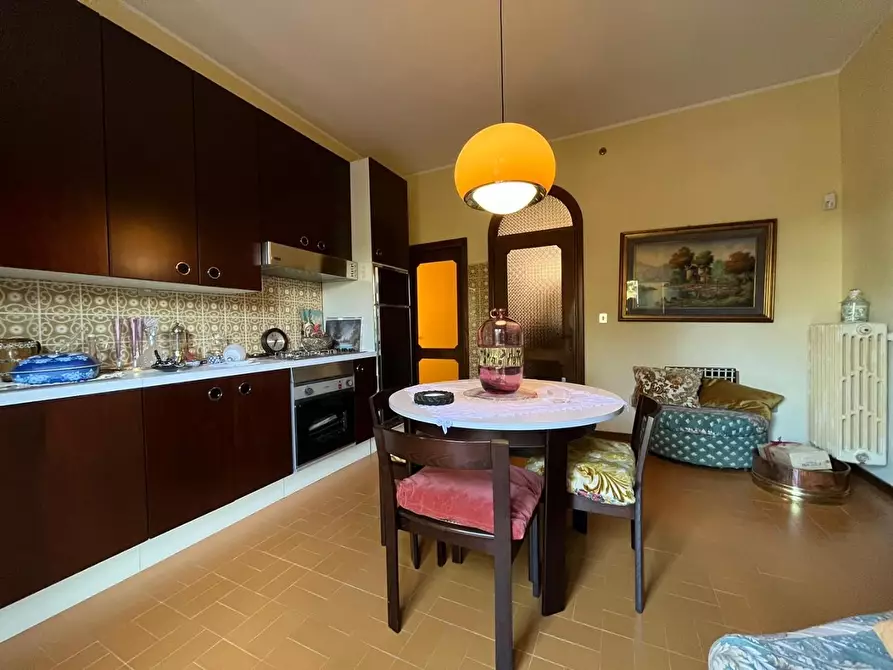 Immagine 11 di Villa in vendita  a Cascina