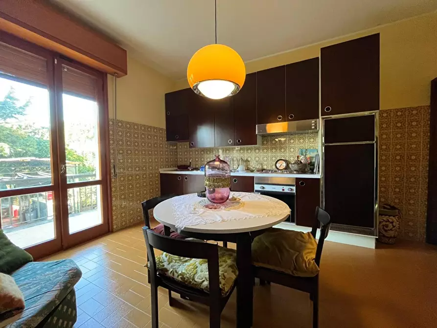 Immagine 9 di Villa in vendita  a Cascina