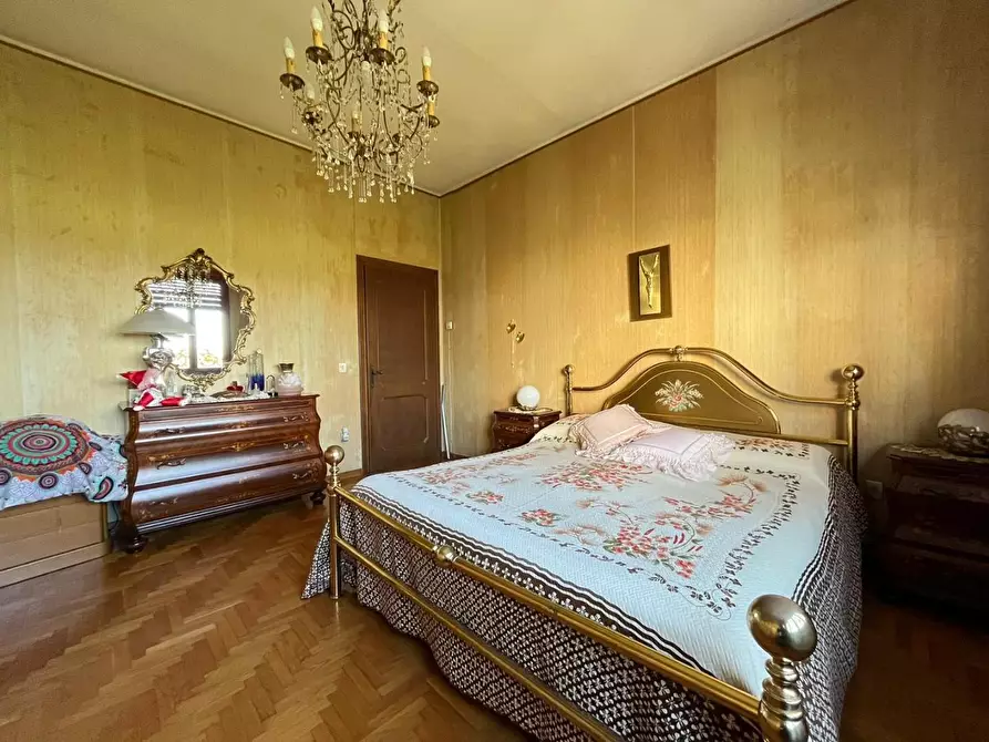 Immagine 16 di Villa in vendita  a Cascina