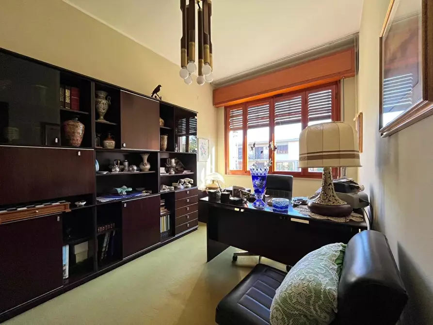 Immagine 12 di Villa in vendita  a Cascina