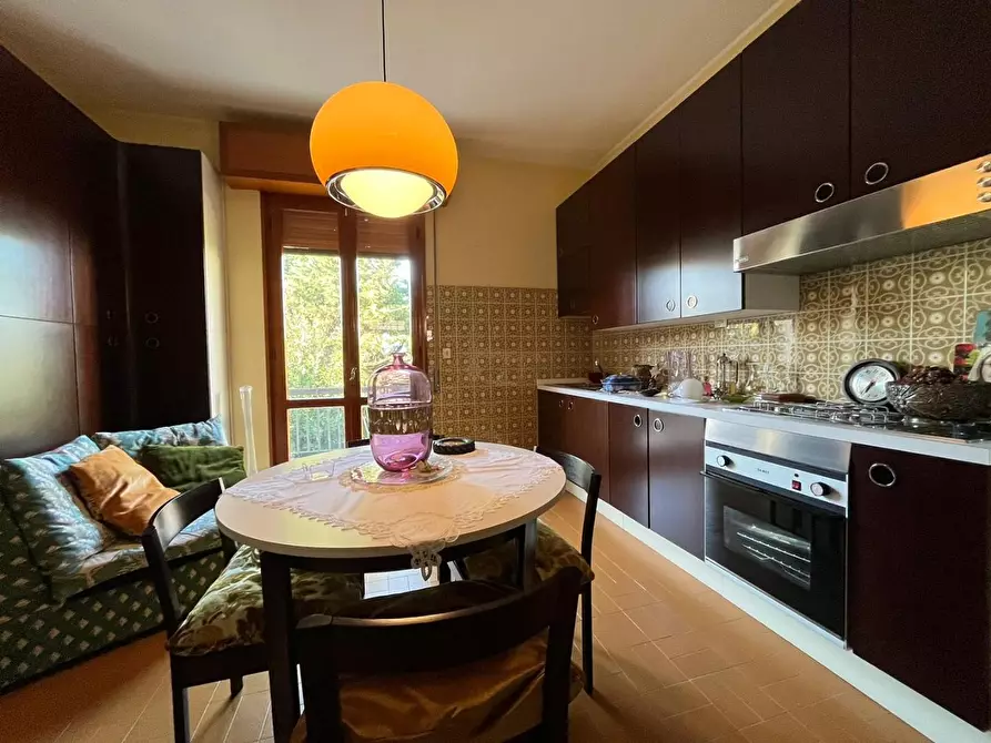 Immagine 8 di Villa in vendita  a Cascina