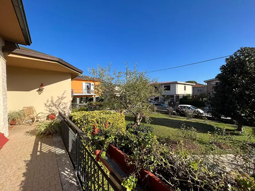 Immagine 35 di Villa in vendita  a Cascina