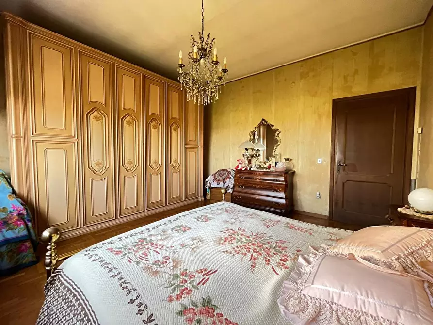 Immagine 18 di Villa in vendita  a Cascina