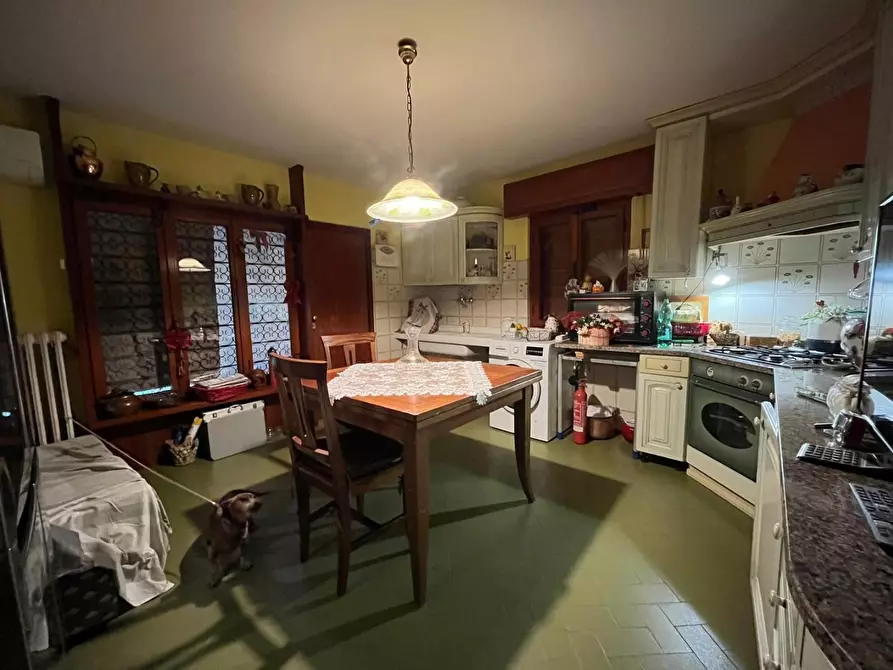 Immagine 26 di Villa in vendita  a Cascina