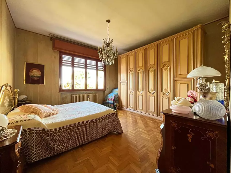 Immagine 17 di Villa in vendita  a Cascina