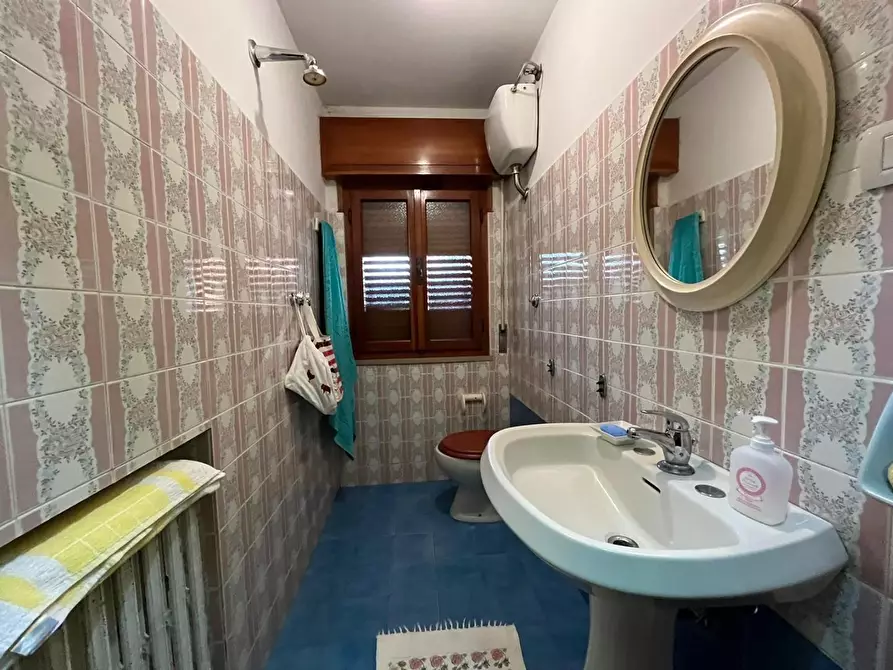 Immagine 27 di Villa in vendita  a Cascina