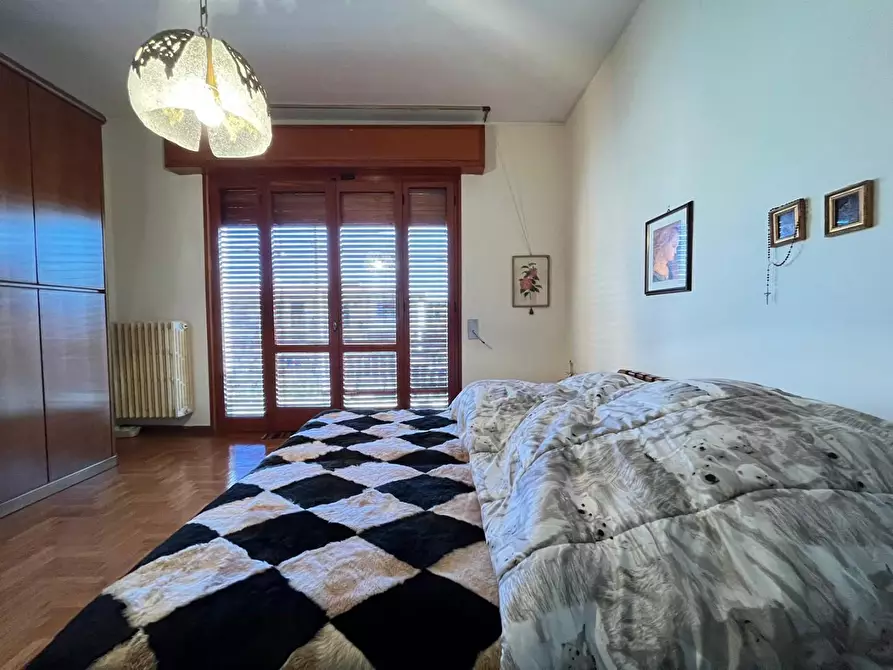 Immagine 21 di Villa in vendita  a Cascina