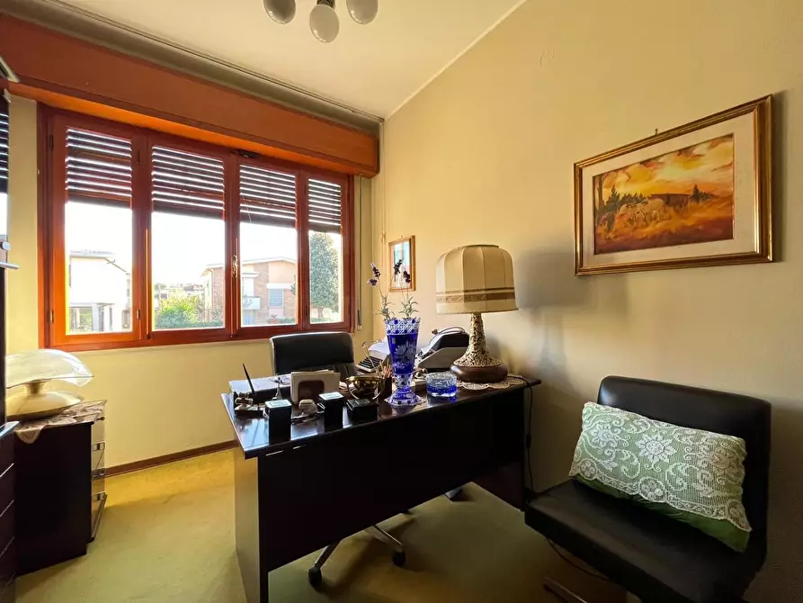 Immagine 13 di Villa in vendita  a Cascina