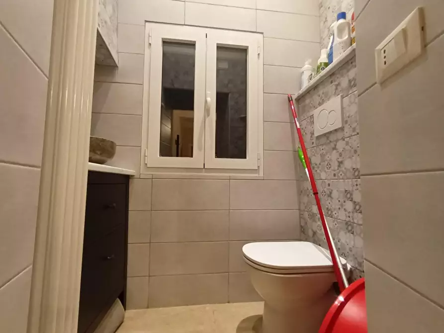 Immagine 6 di Appartamento in vendita  a Lucca