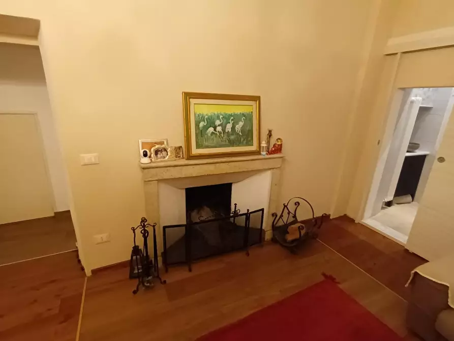 Immagine 3 di Appartamento in vendita  a Lucca