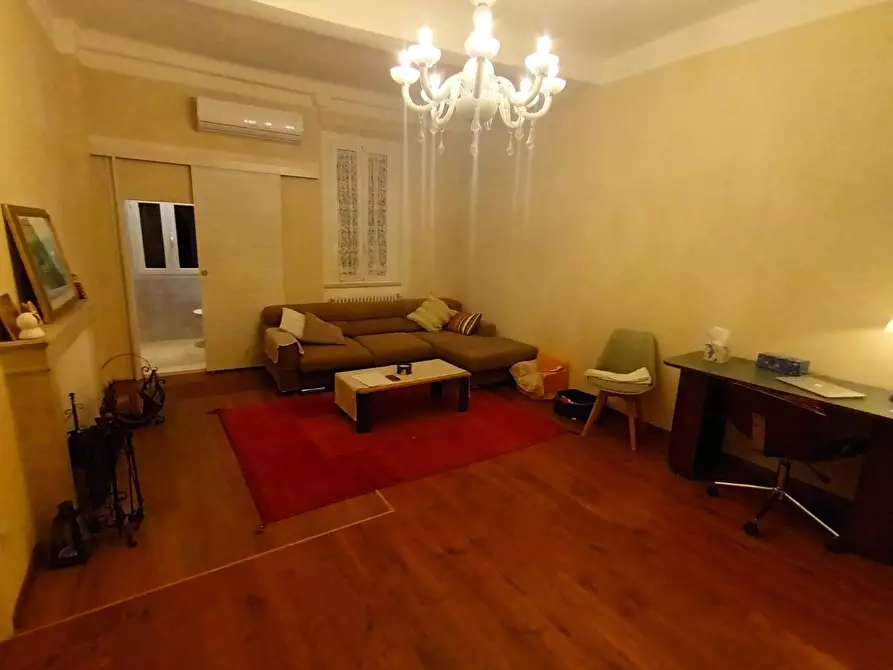 Immagine 9 di Appartamento in vendita  a Lucca