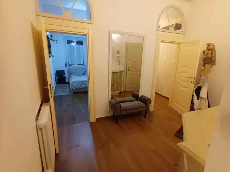 Immagine 13 di Appartamento in vendita  a Lucca