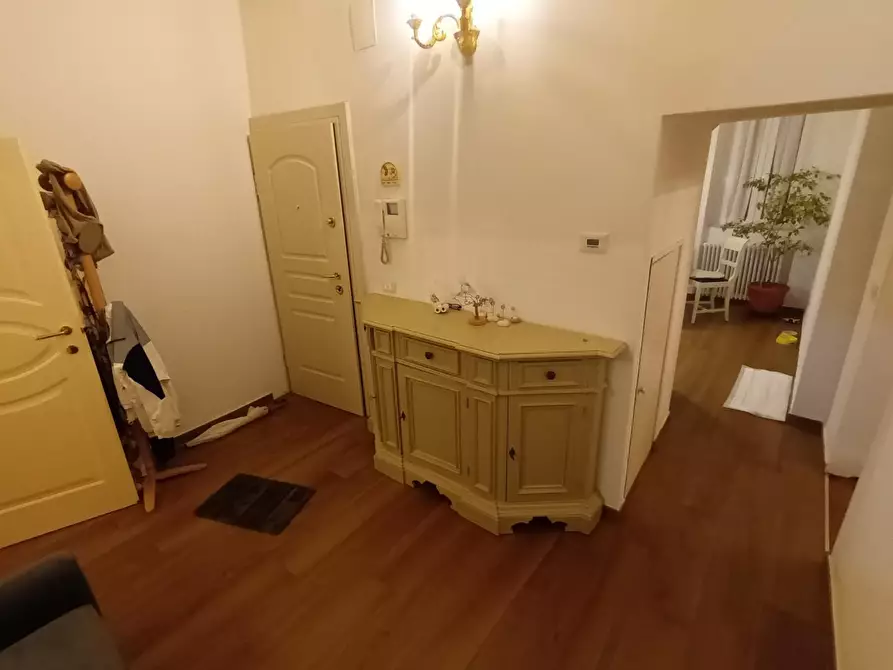 Immagine 21 di Appartamento in vendita  a Lucca