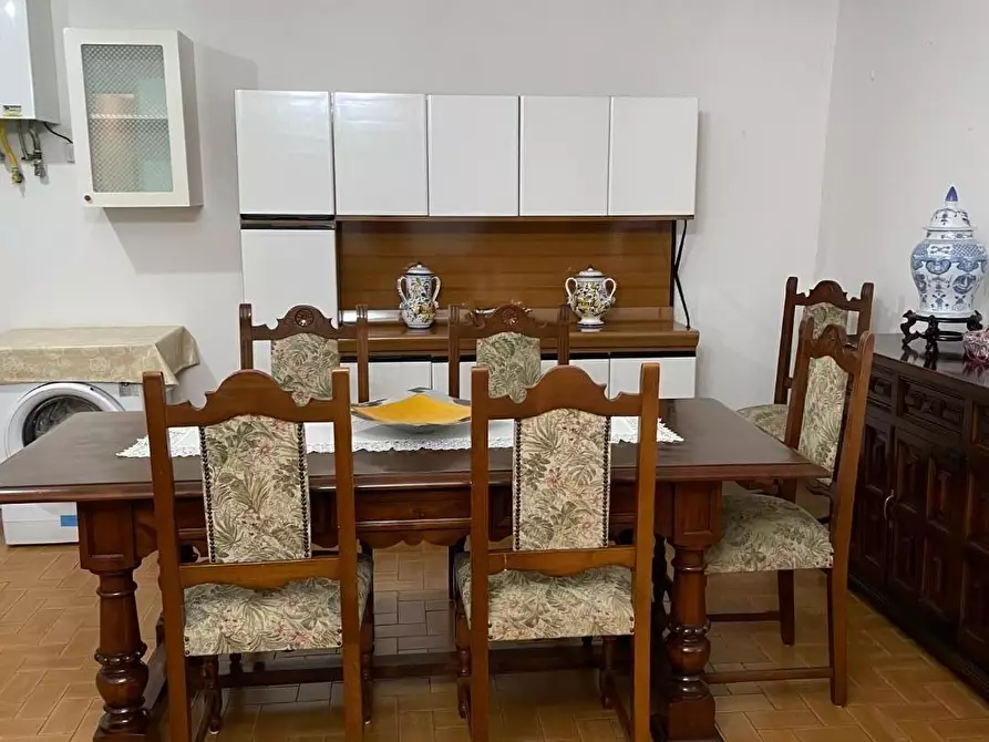 Immagine 3 di Appartamento in vendita  a Carrara