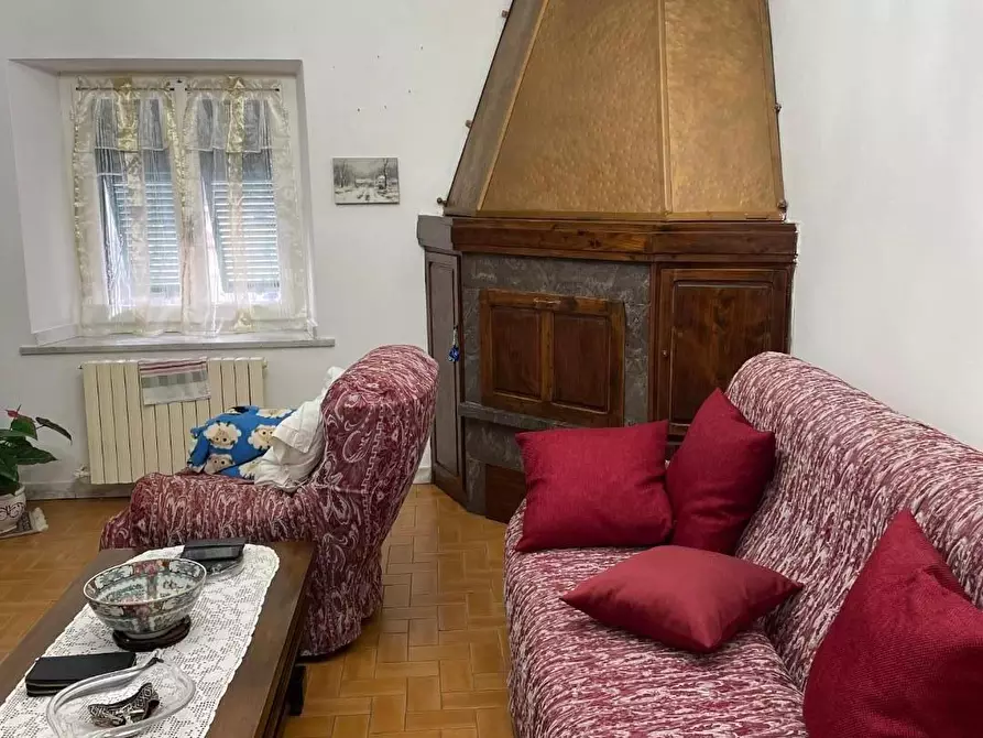 Immagine 4 di Appartamento in vendita  a Carrara