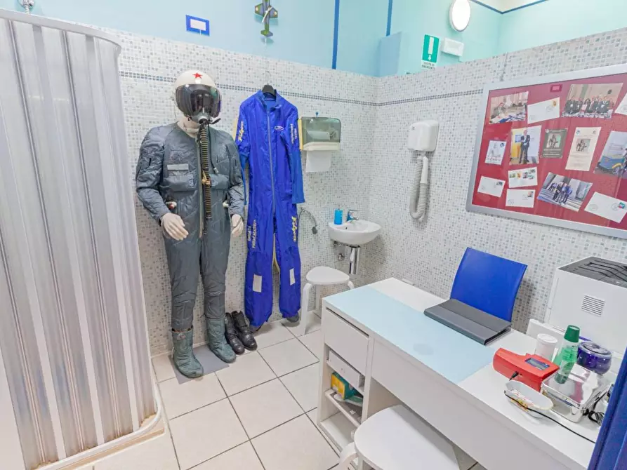 Immagine 25 di Ufficio in vendita  a San Giuliano Terme