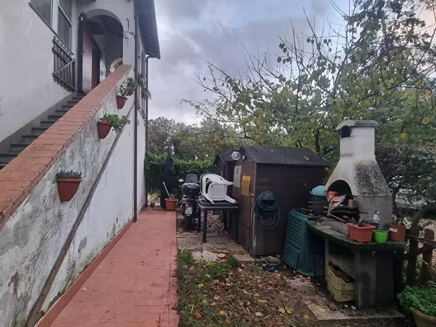 Immagine 25 di Appartamento in vendita  a Collesalvetti