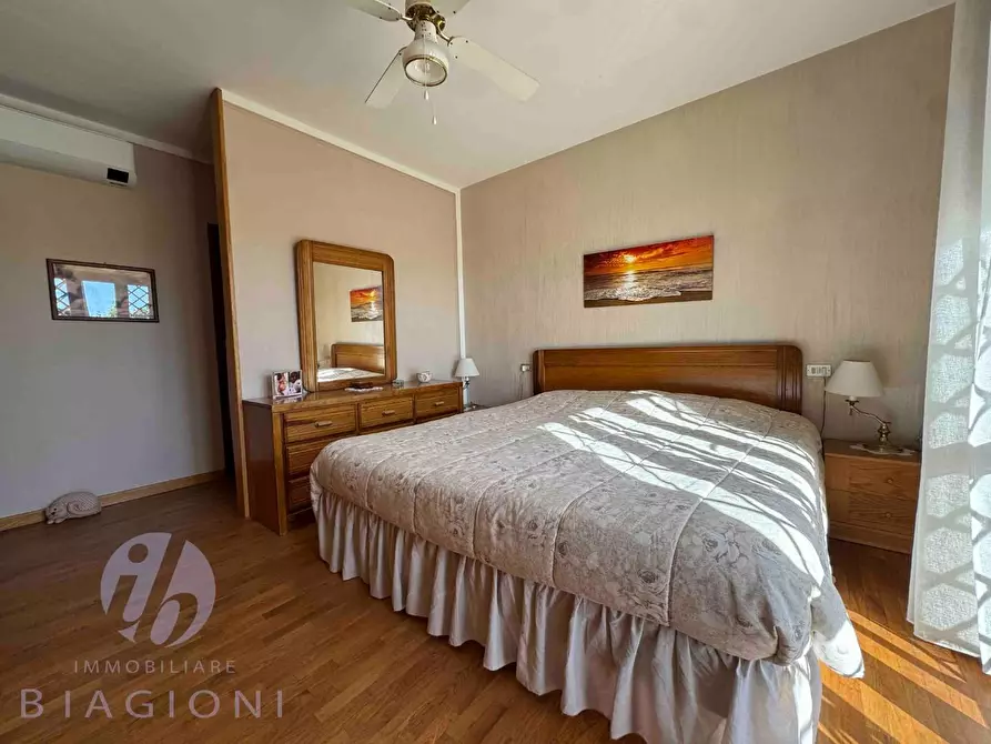 Immagine 25 di Casa bifamiliare in vendita  a Pietrasanta