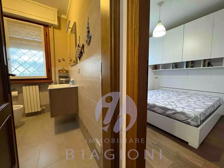 Immagine 12 di Casa bifamiliare in vendita  a Pietrasanta