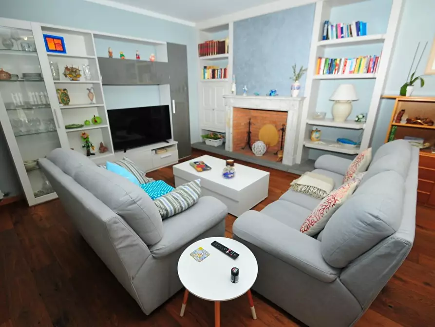 Immagine 9 di Casa bifamiliare in vendita  a Pietrasanta