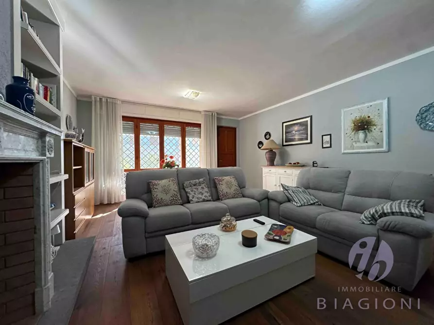 Immagine 11 di Casa bifamiliare in vendita  a Pietrasanta