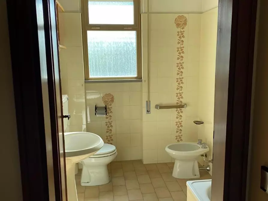 Immagine 13 di Appartamento in vendita  a Viareggio