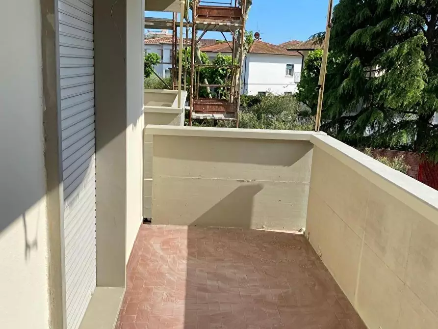 Immagine 2 di Appartamento in vendita  a Viareggio
