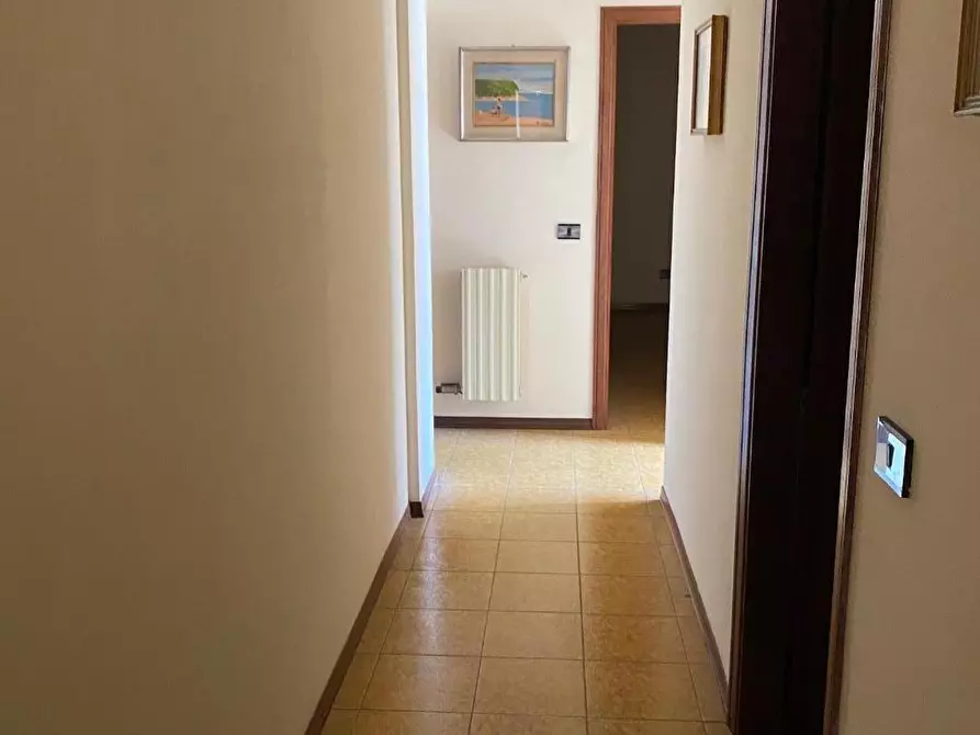 Immagine 12 di Appartamento in vendita  a Viareggio