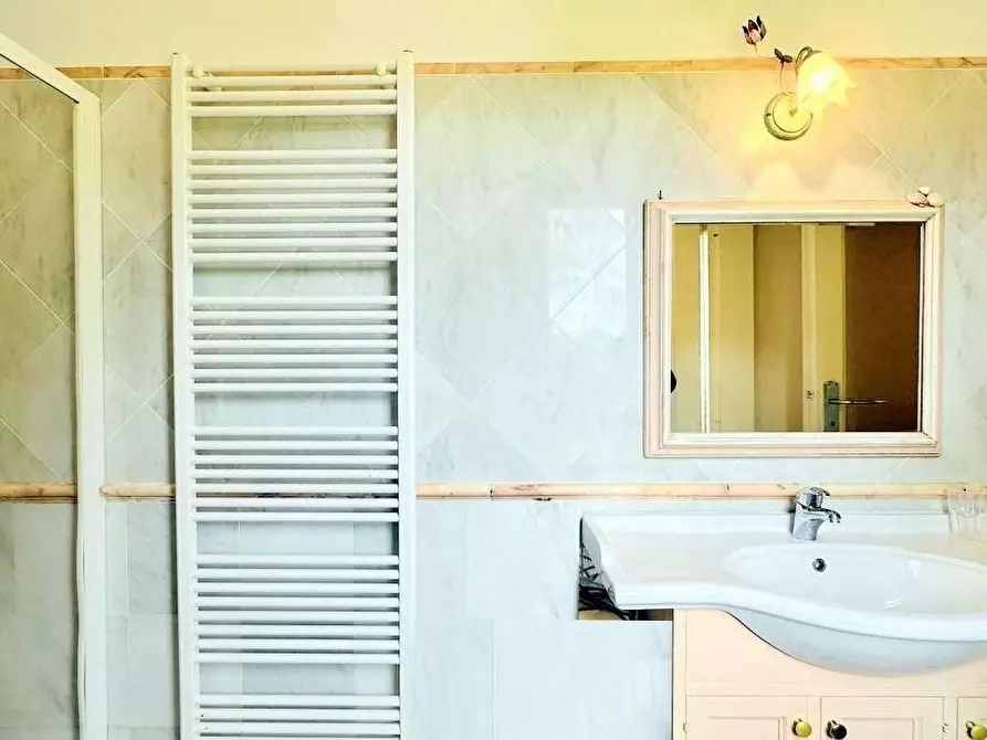 Immagine 33 di Villa in affitto  a Pietrasanta